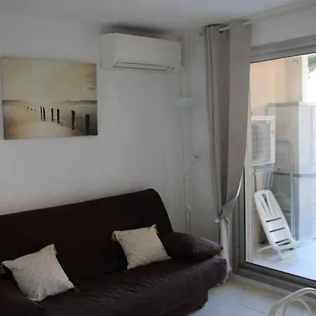 Calme Avec Piscine Et Parking, Proche Du Lavandou - Fr-1-803-7 Lejlighed *